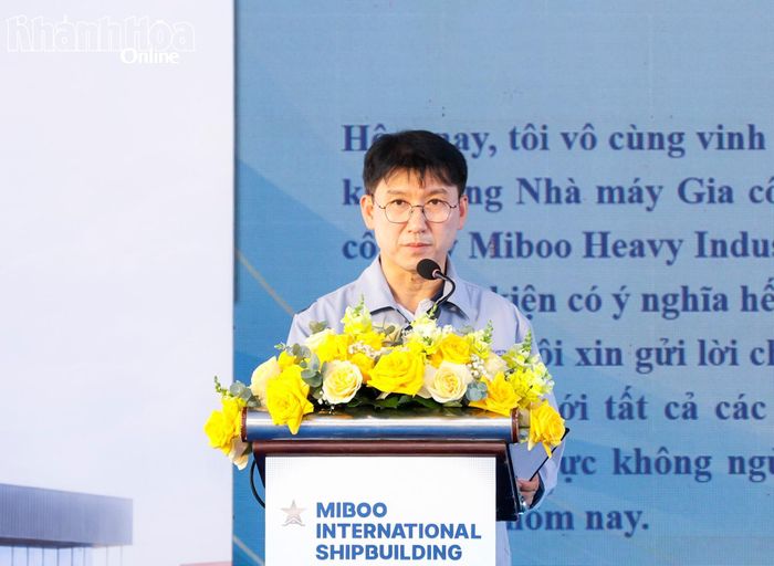 Đại diện Công ty TNHH Đóng tàu HD Hyundai Việt Nam phát biểu chúc mừng.