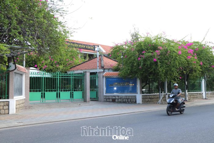 Trường Phổ thông Hermann Gmeiner Nha Trang tại đường Nguyễn Quyền, phường Bắc Nha Trang.