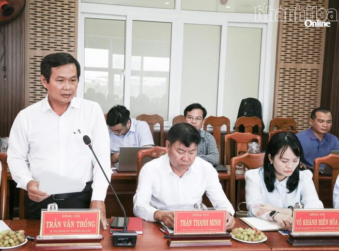 Thường trực Đảng ủy phường Bảo An phát biểu tại buổi làm việc.