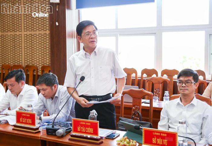 Lãnh đạo Sở Tài chính phát biểu làm rõ các vấn đề địa phương đề xuất.