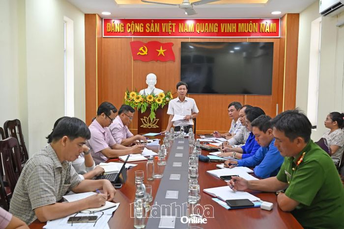Quang cảnh cuộc họp.