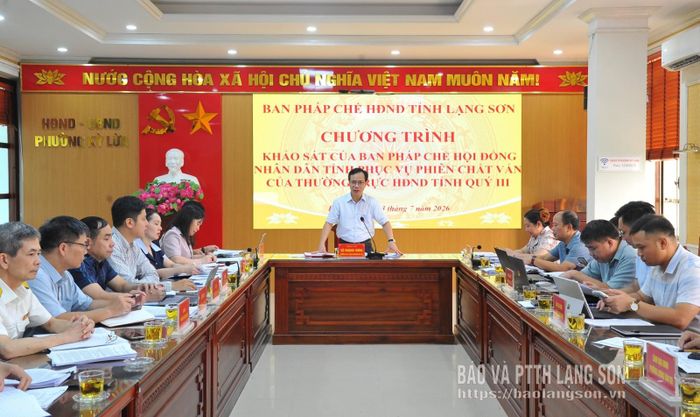 Lãnh đạo Ban Pháp chế HĐND tỉnh phát biểu kết luận tại chương trình khảo sát