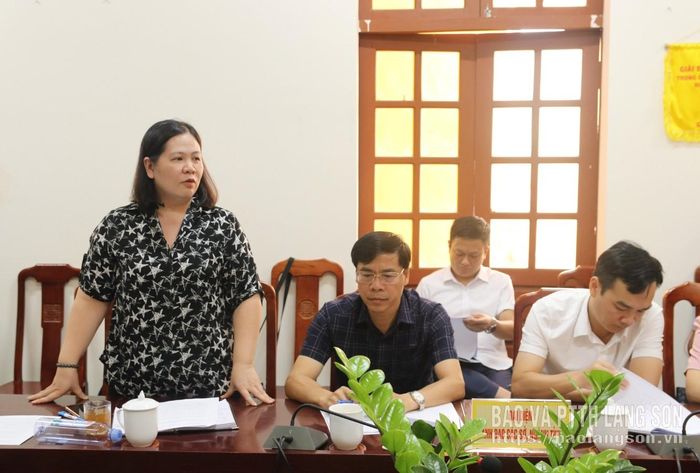 Đại diện Sở Nông nghiệp và Môi trường trao đổi một số nội dung liên quan tại buổi làm việc