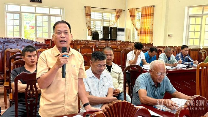 Người dân xã Bằng Mạc chia sẻ nhận thức về tác hại của thuốc lá