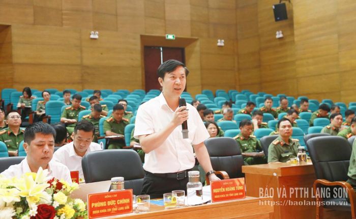 Đồng chí Nguyễn Hoàng Tùng, Ủy viên Ban Thường vụ Tỉnh ủy, Phó Chủ tịch Thường trực Ủy ban MTTQ Việt Nam tỉnh, đại biểu Quốc hội tỉnh phát biểu ý kiến tại chương trình làm việc