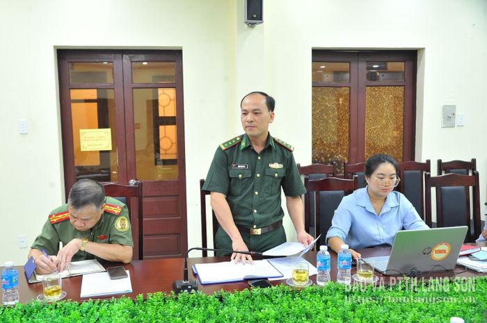 Đại diện Ban Chỉ huy Bộ đội Biên phòng tỉnh phát biểu ý kiến tại cuộc họp