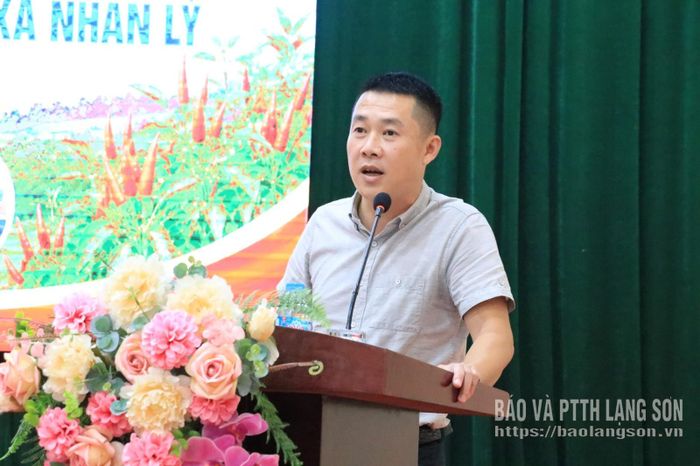 Lãnh đạo Chi cục Trồng trọt và Bảo vệ thực vật tỉnh trao đổi một số nội dung tại hội thảo