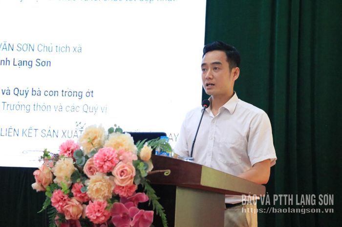 Đại diện doanh nghiệp giới thiệu dự án xây dựng chuỗi cung ứng vùng trồng ớt xuất khẩu