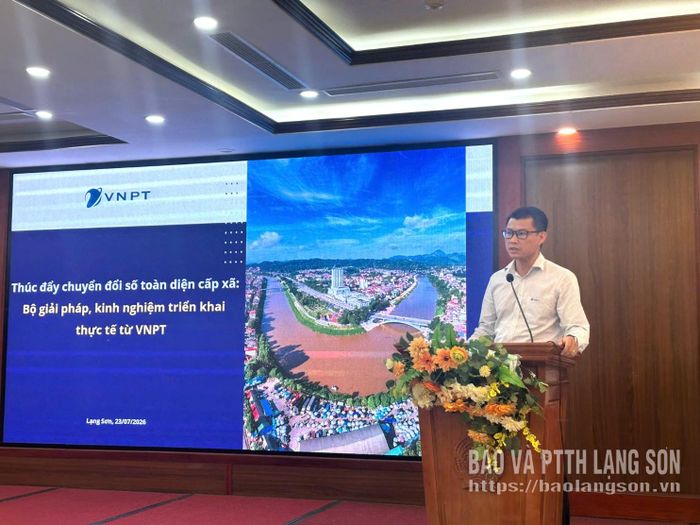 Đại biểu tham luận tại hội thảo