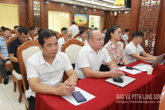 Đại biểu tham dự hội thảo