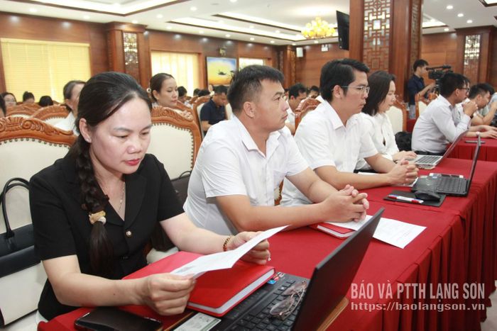 Đại biểu tham dự hội thảo