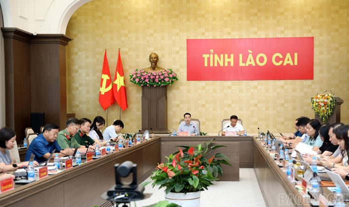 Quang cảnh phiên họp.