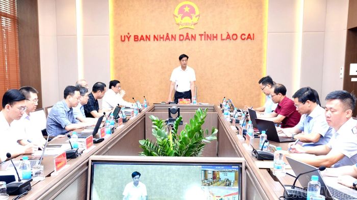 Đồng chí Phan Trung Bá - Phó Chủ tịch UBND tỉnh phát biểu kết luận cuộc họp.