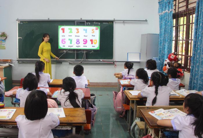 Trường Tiểu học Thăng Long (phường Đông Gia Nghĩa) triển khai dạy tiếng Anh cho học sinh