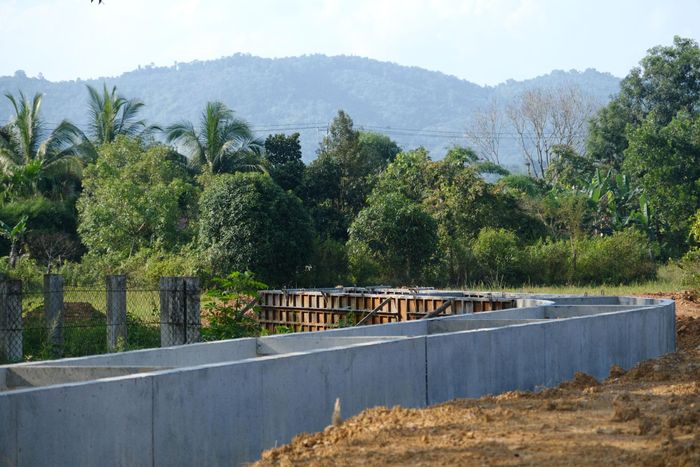 Hệ thống tuyến kênh chính của dự án đang được xây dựng khẩn trương với sự đồng thuận, hỗ trợ từ người dân