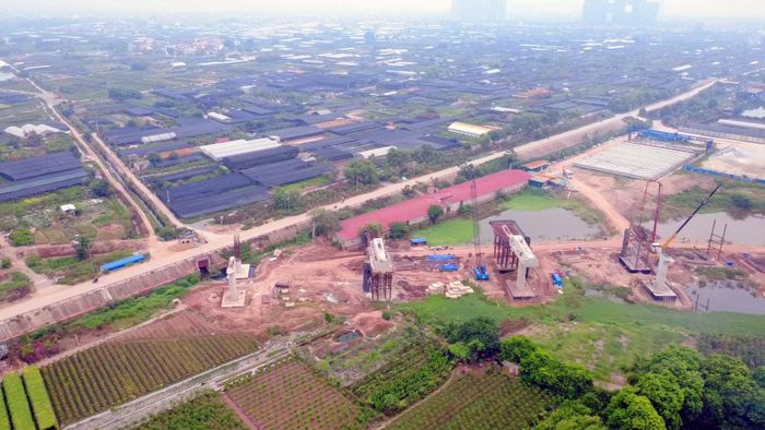 Tổng chiều dài dự án khoảng 7,5km, điểm đầu kết nối với đường Vành đai 3,5 đoạn Phúc La - Văn Phú đến cao tốc Pháp Vân - Cầu Giẽ cách cao tốc khoảng 360m về phía đê Hữu Hồng thuộc địa bàn xã Thanh Trì, Hà Nội.
