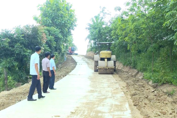 Việc nâng cấp, mở rộng các tuyến đường ở xã Nam Dong nhận được sự đồng thuận của người dân nên thuận lợi trong giải phóng mặt bằng