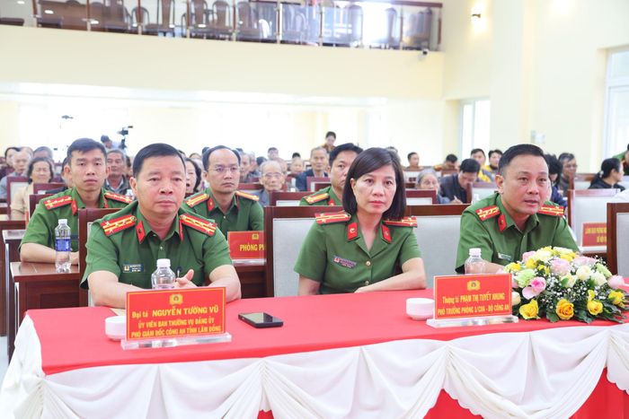 Các đại biểu tham dự chương trình