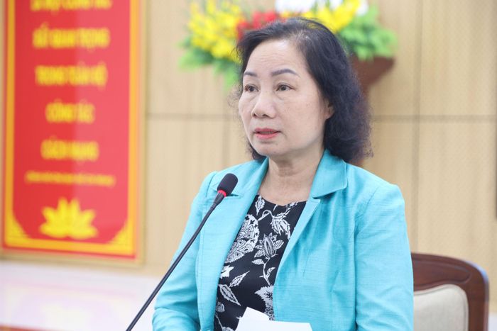 Chủ tịch Hội Người cao tuổi tỉnh Lâm Đồng Nguyễn Thị Phúc phát biểu tại hội nghị