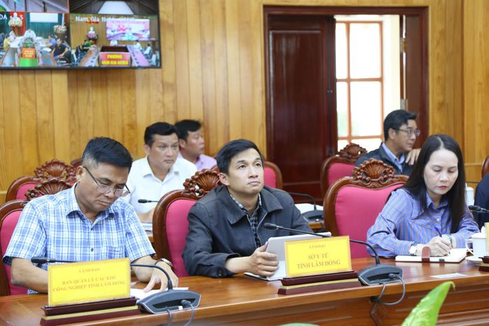 Các ban, ngành tham dự buổi làm việc