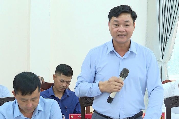 Phó Bí thư Đảng ủy, Chủ tịch UBND xã Quảng Hòa Hoàng Trung Diện nêu một số khó khăn, bất cập do địa bàn có đông đồng bào dân tộc thiểu số