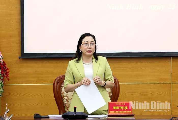 Đồng chí Đinh Thị Lụa, Phó Bí thư Tỉnh ủy, Chủ tịch Ủy ban MTTQ Việt Nam tỉnh, Trưởng Ban Tổ chức các hoạt động kỷ niệm phát biểu kết luận hội nghị.