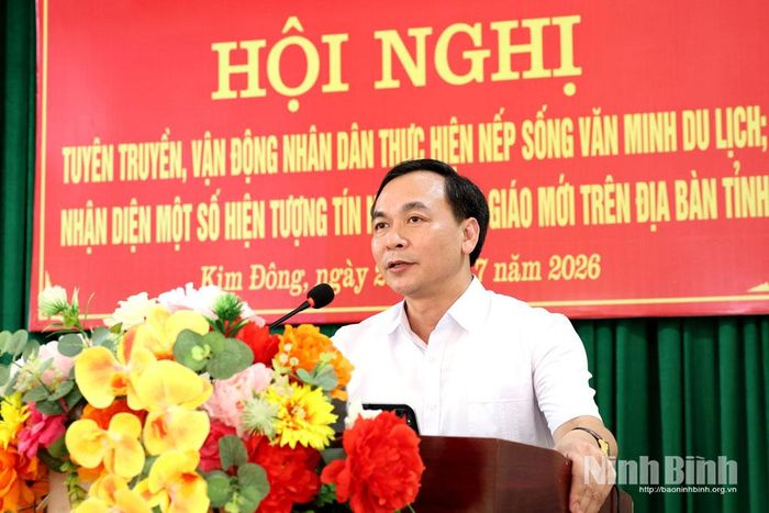 Đồng chí Đặng Anh Tuấn, Tỉnh ủy viên, Phó Trưởng Ban Tuyên giáo và Dân vận Tỉnh ủy phát biểu tại hội nghị.