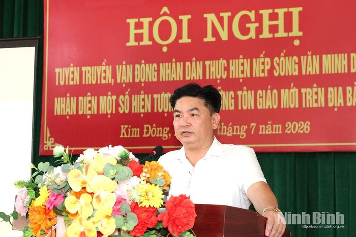 Đồng chí Phạm Duy Phong, Phó giám đốc Sở Du lịch phát biểu tại hội nghị.