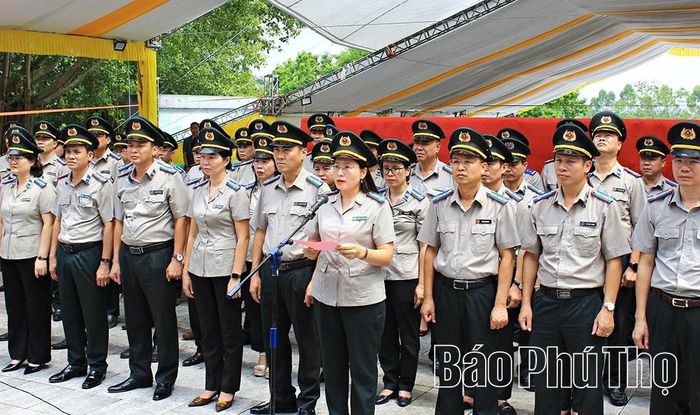 Đoàn đại biểu THADS tỉnh tri ân các Anh hùng liệt sĩ.