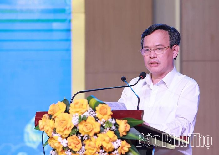 Lãnh đạo Sở GD&amp;ĐT tỉnh Phú Thọ phát biểu tham luận tại hội nghị.