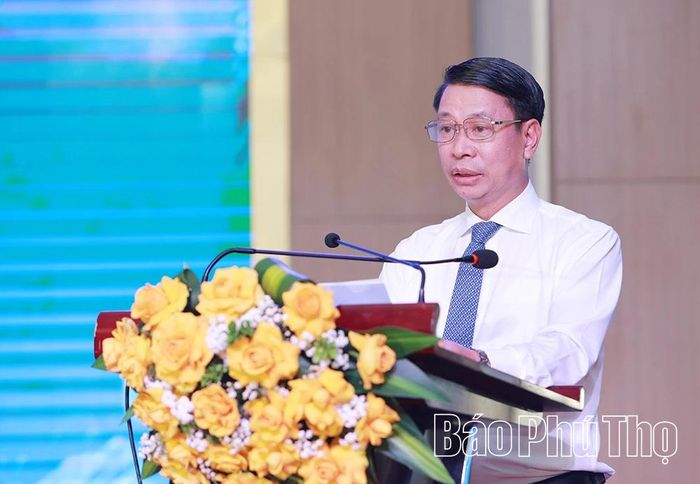 Phó Chủ tịch UBND tỉnh Phú Thọ Nguyễn Khắc Hiếu phát biểu tại hội nghị.