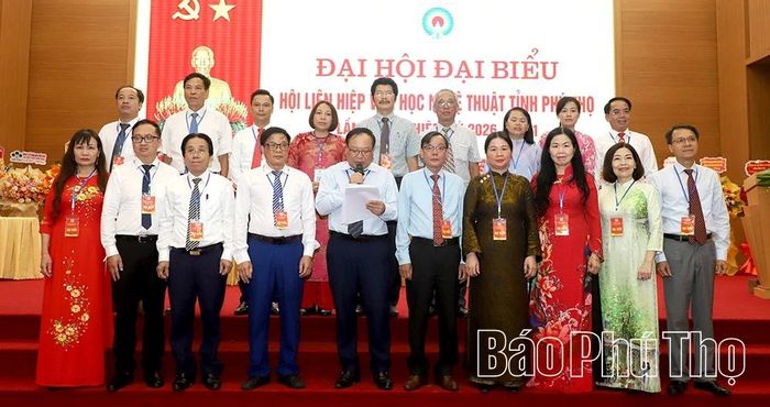 Ban Chấp hành Hội Liên hiệp VHNT tỉnh Phú Thọ khóa I, nhiệm kỳ 2026 - 2031 ra mắt Đại hội.