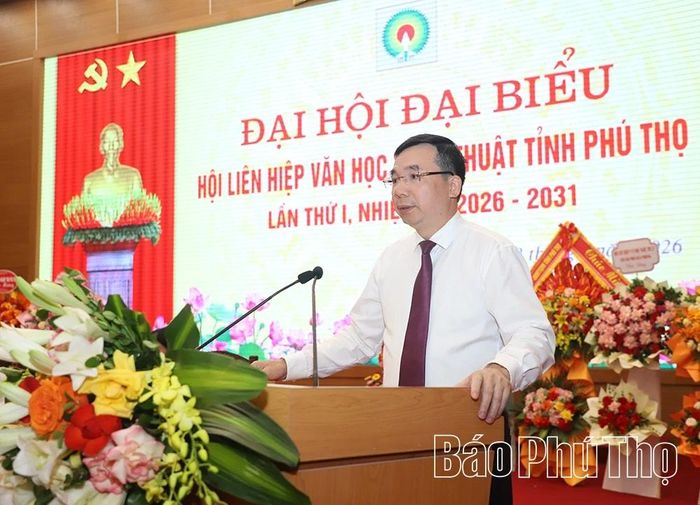 Phó Bí thư Tỉnh ủy Bùi Huy Vĩnh phát biểu chỉ đạo Đại hội.