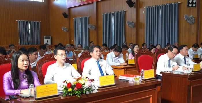Đại biểu tham dự kỳ họp - Ảnh: H.Tr