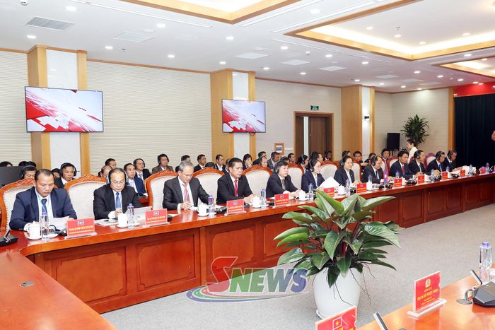 Các đại biểu các tỉnh nước CHDCND Lào dự hội nghị.