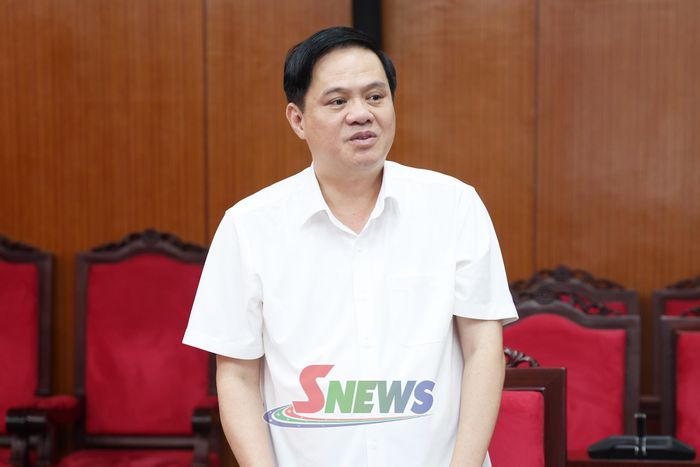 Đồng chí Phó Chủ tịch Thường trực Ủy ban MTTQ Việt Nam tỉnh phát biểu tại hội nghị.