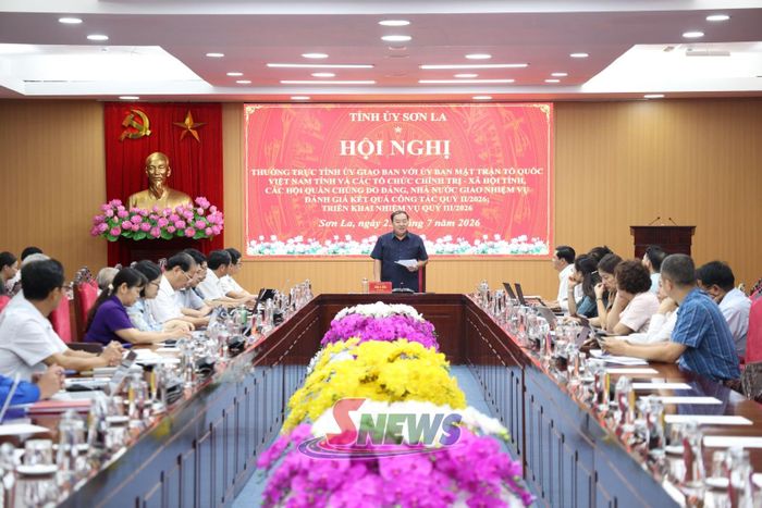Hội nghị giao ban giữa Thường trực Tỉnh ủy với Ủy ban MTTQ Việt Nam và các tổ chức chính trị - xã hội tỉnh, các hội quần chúng.