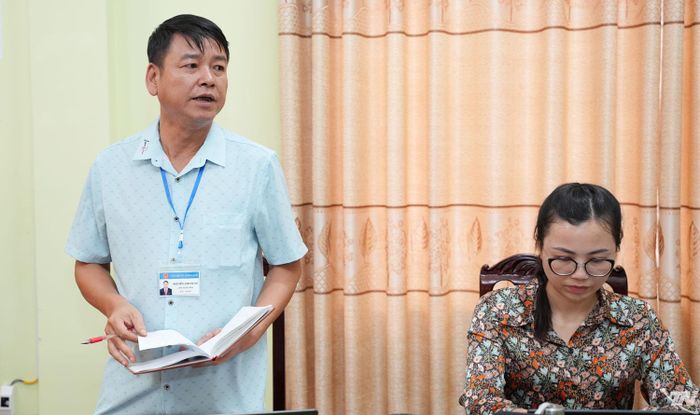 Lãnh đạo xã Phong Quang báo cáo làm rõ một số nội dung liên quan.