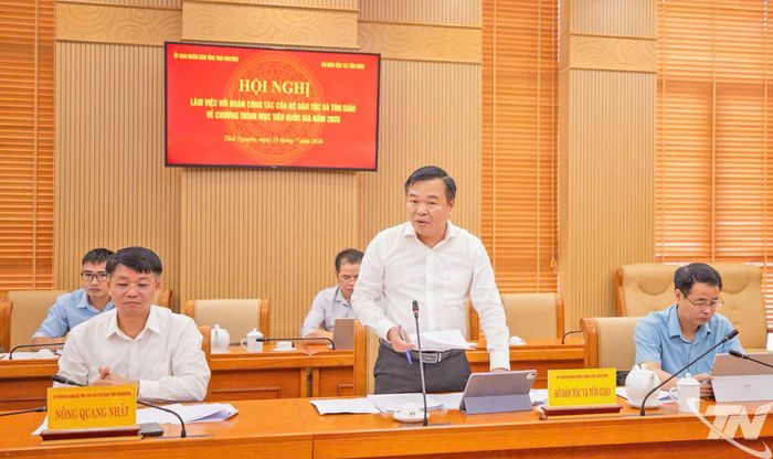 Các đại biểu phát biểu ý kiến.
