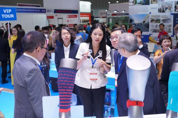 Cùng với hoạt động trưng bày và kết nối giao thương, chuỗi triển lãm còn mang đến nhiều chương trình chuyên ngành và hoạt động trải nghiệm dành cho doanh nghiệp, chuyên gia cũng như cộng đồng yêu thể thao (Ảnh: VINEXAD)