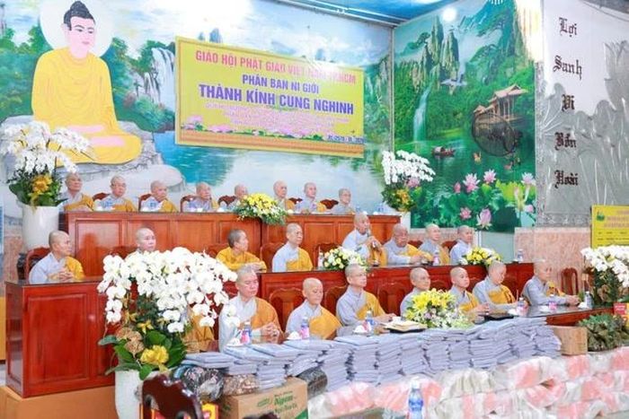Tại trường hạ chùa Tây Thiên