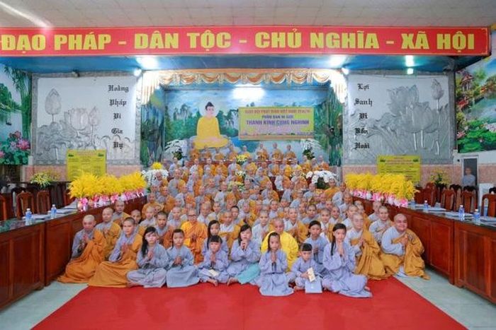 Tại trường hạ chùa Tây Thiên