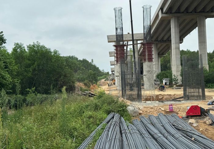Vật giá tăng khiến các nhà thầu thua lỗ, phải thi công cầm chừng. Việc kịp thời điều chỉnh báo giá liên sở là giải pháp hữu hiệu hỗ trợ doanh nghiệp.