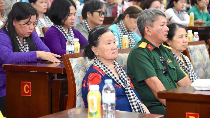 168 người vợ thương binh nặng, thương binh đặc biệt nặng tiêu biểu tham dự chương trình "Tri ân người giữ lửa".