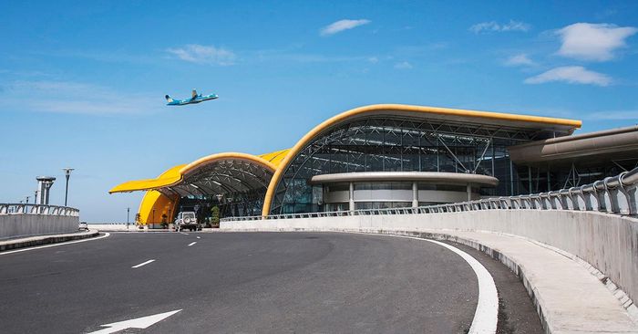 Quang cảnh tổ chức bay hiệu chuẩn tại sân bay Liên Khương.