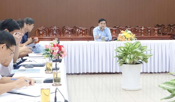 Toàn cảnh buổi làm việc.
