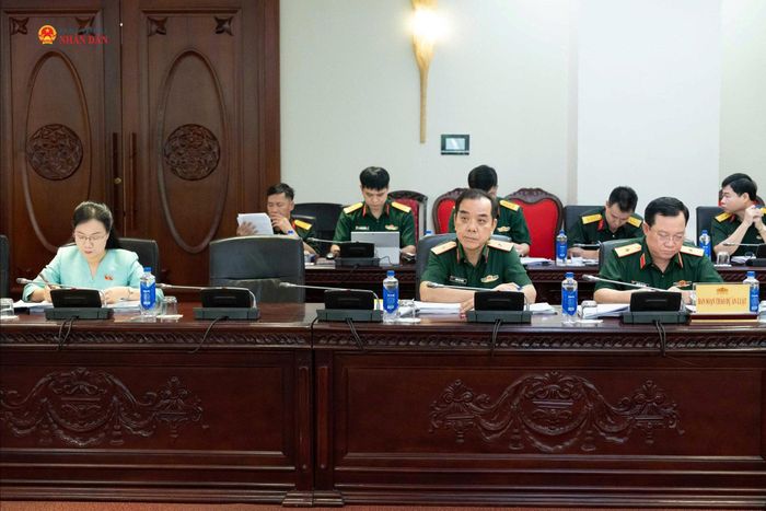 Các đại biểu tham dự cuộc họp