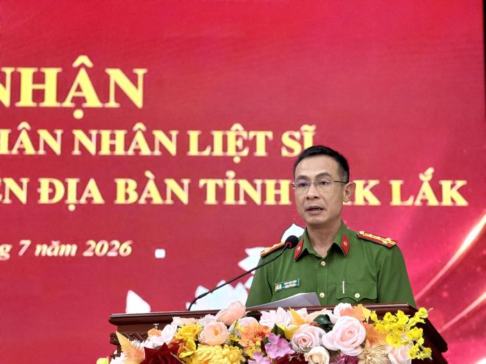 Phó Giám đốc Công an tỉnh Đắk Lắk Trần Bình Hưng phát biểu tại buổi lễ. Ảnh: Minh Phương