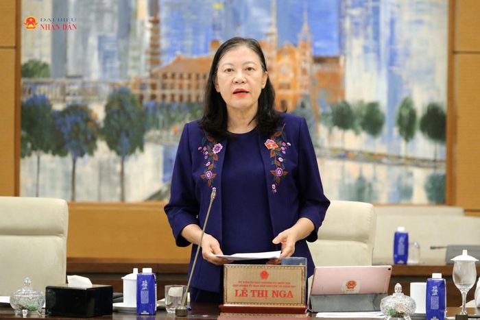 Chủ nhiệm Ủy ban Dân nguyện và Giám sát Lê Thị Nga phát biểu