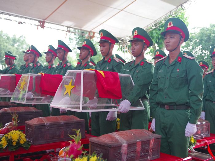 Nhờ nỗ lực tìm kiếm, quy tập của Đội K51, nhiều liệt sĩ đã được tìm thấy đưa về an táng tại Nghĩa trang liệt sĩ tỉnh. Ảnh: Văn Lệ